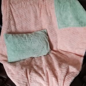 Luna Minky Blanket
